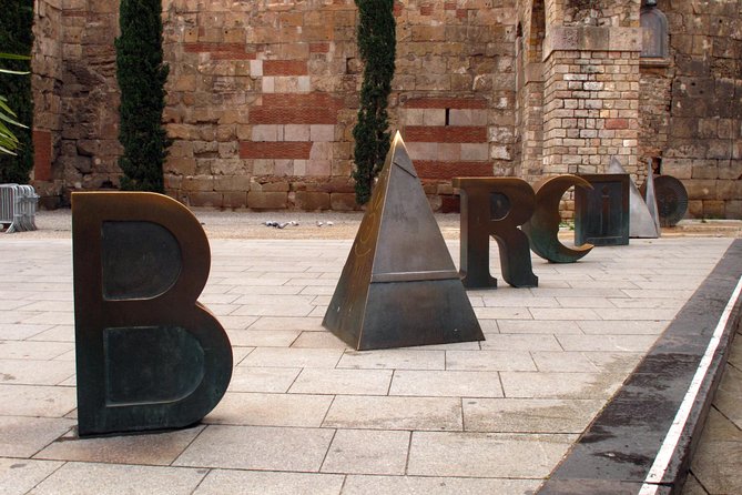 Gothic Quarter Insights & Tapas Experience - Placeta del Pi and the old cemetery squares