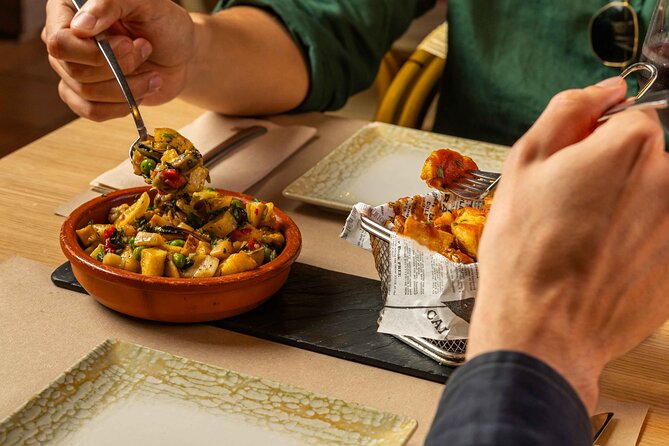 Gourmet Tapas and Wine Tour in Alcudia Old Town - Who will enjoy this self-guided format