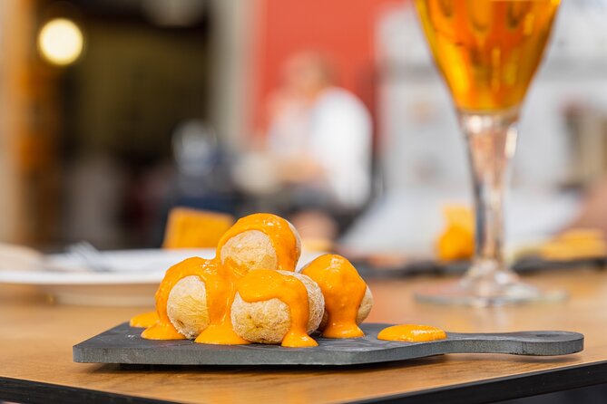 Gourmet Tapas and Wine Tour in the Old Town of Las Palmas - Key points at a glance