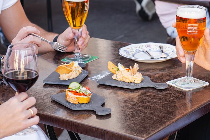 Gourmet Tapas and Wine Tour in the Old Town of Las Palmas - The biggest strength: discovering places you might skip