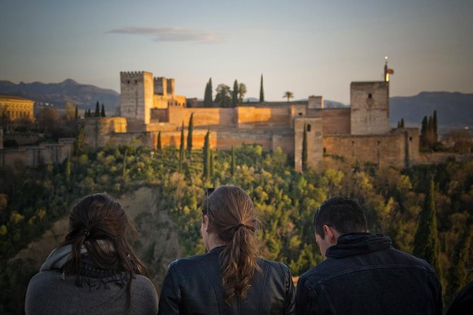 Granada and Albaicin: Wine and Tapas Tour - San José, Santa Ana, and the old religious quarters