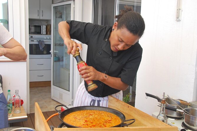Hands-on Fideua or Paella Class in Barcelona in a Local's Home - Dietary requests and personal attention