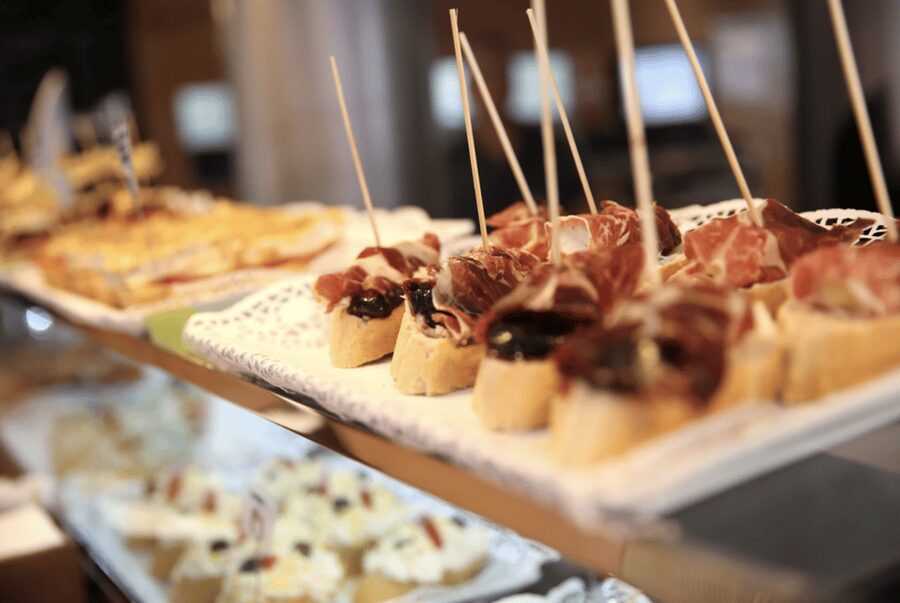 Ibiza’s Sunset Strip Tipsy Tapas Tour - Should you book the Sunset Strip Tipsy Tapas Tour?