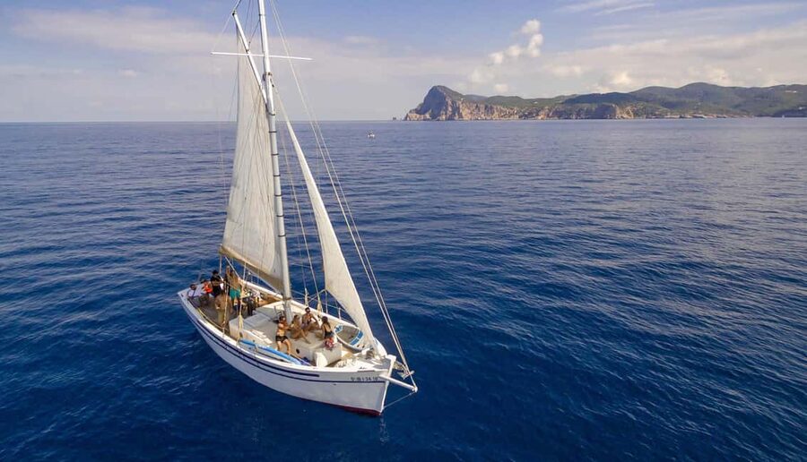 Ibiza: Sunset Private Sailboat with Tapas & Premim Open Bar - Key points at a glance