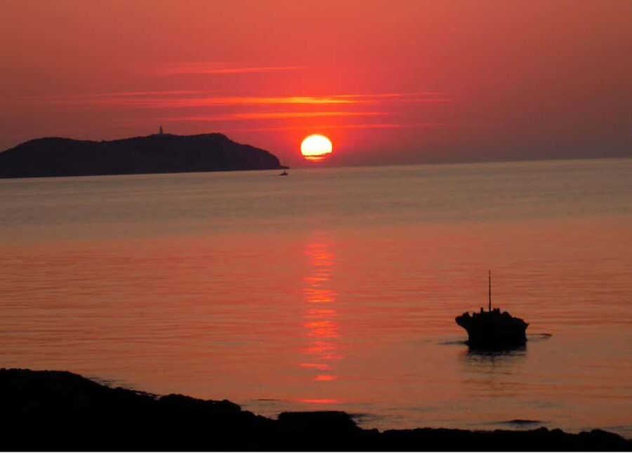 Ibiza: Sunset Private Sailboat with Tapas & Premim Open Bar - Why this sunset sail feels different