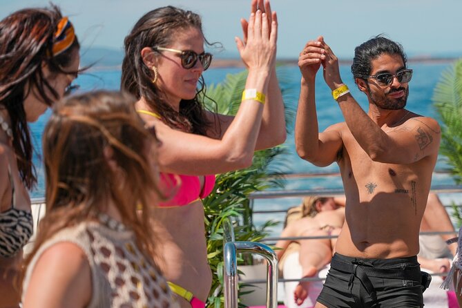 Ibiza to Formentera Cruise with Snorkeling, Paella & Open Bar - Who will enjoy this most