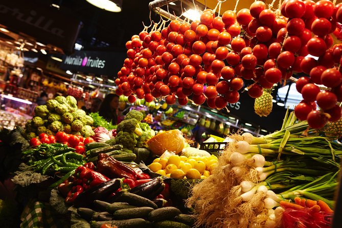 Interactive Paella & Market: Bottomless Wine & Rambla Views - What you cook: from tomato bread to paella
