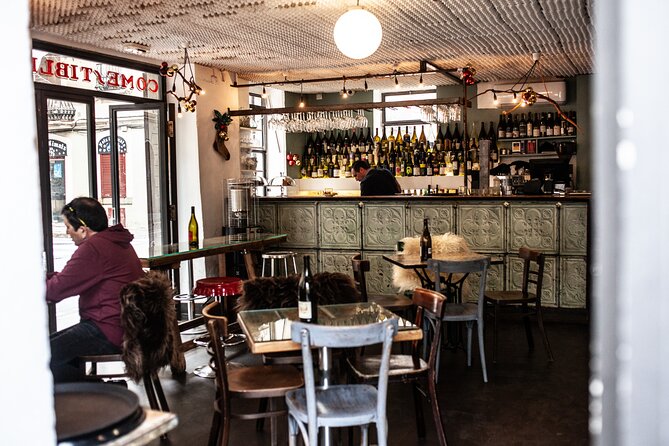 La Barceloneta Tapas & Wine & Drinks Tour in Barcelona - The guides shape the evening