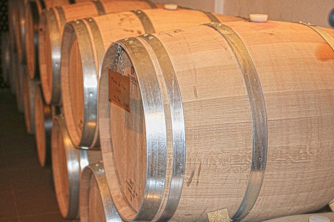Lagos, Portimão & Carvoeiro: Wine Tasting, Tapas & Music Tour - Portuguese music with Paulo and Gorete