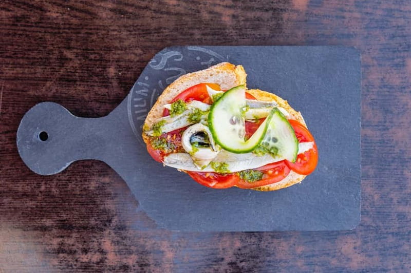 Las Palmas: Gourmet Tapas and Wine Tour in the Old Town - Plaza del Pilar Nuevo and the third tasting