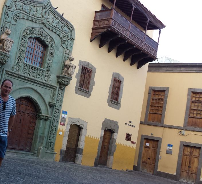 Las Palmas: Private Old City Guided Walking Tour with Tapas - Key points at a glance