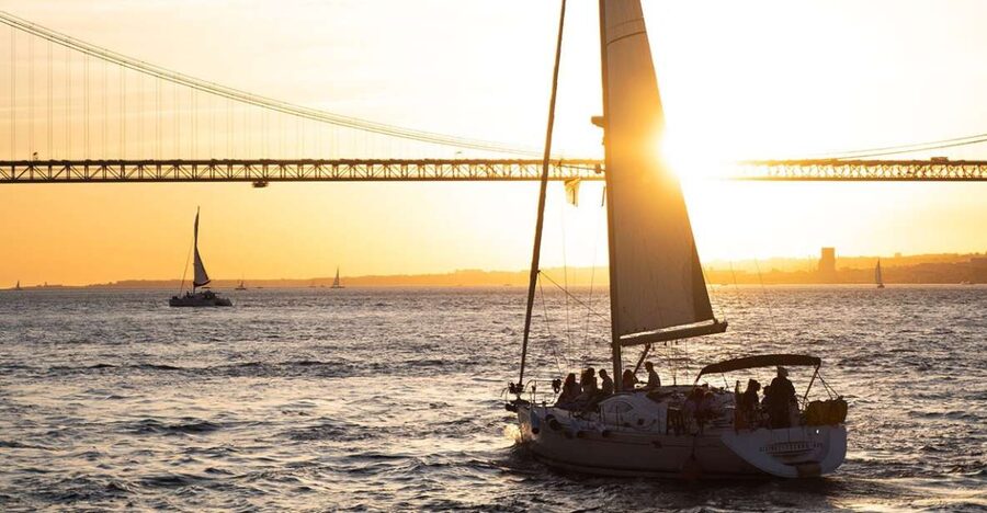 Lisbon: Alfama Charms, Tapas, Wine and Sunset Boat Cruise - Starting in Praça Dom Pedro IV