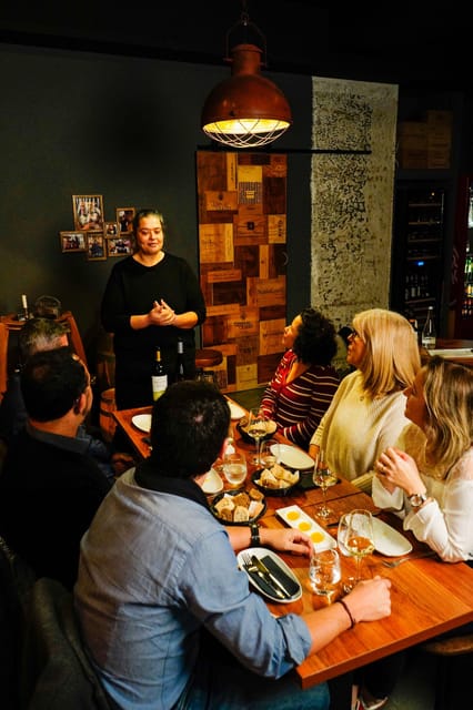 Lisbon: Premium Wine and Tapas Tasting Session - What the two-hour tasting feels like