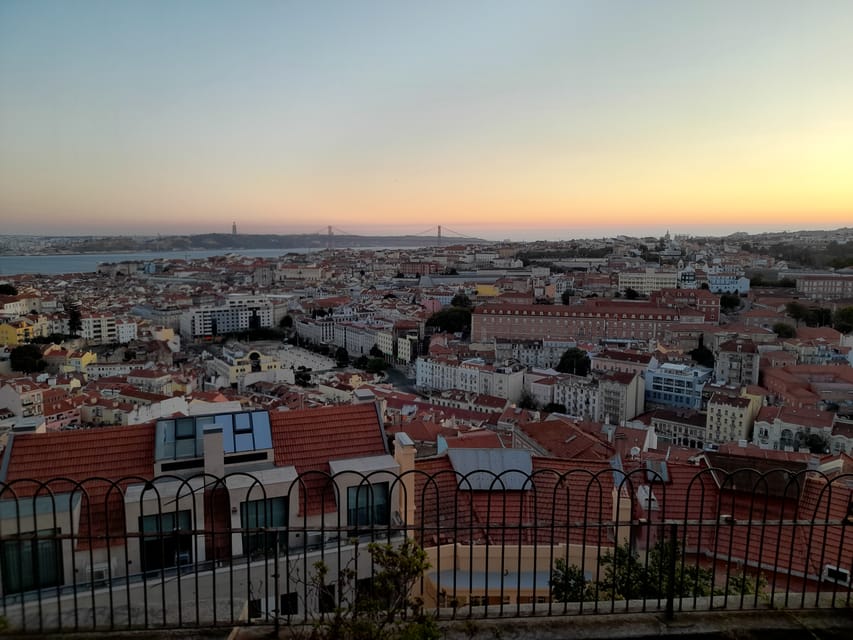 Lisbon: Private Highlights Tuk-Tuk Tour with Tapas and Wine - Lisbon Cathedral and the first look at the old city