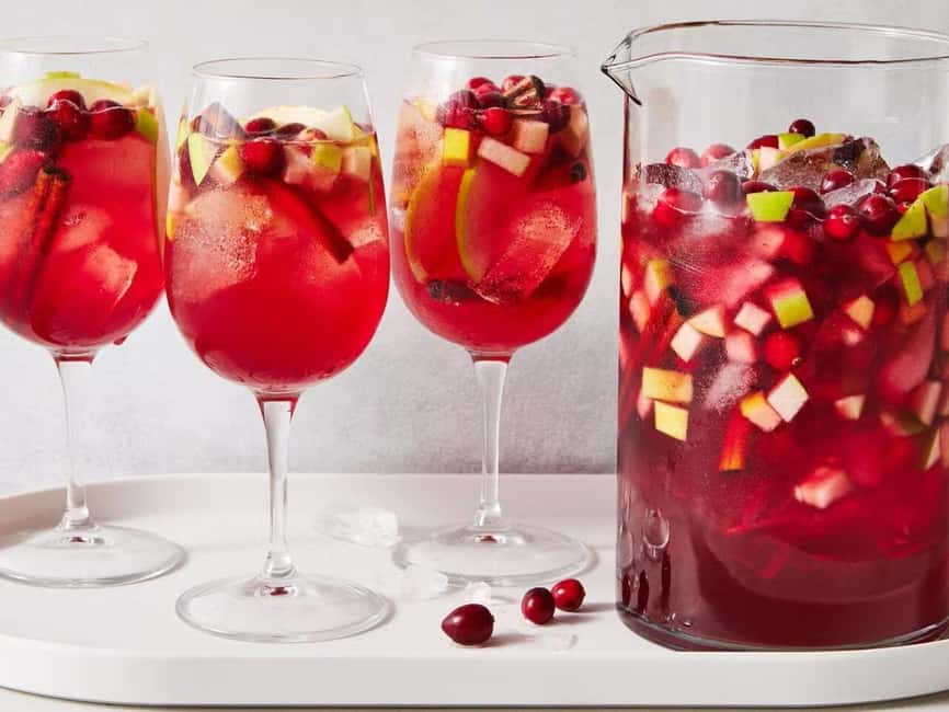 Lisbon – Sangria Social Premium Boat Experience - The drink selection: more than just sangria