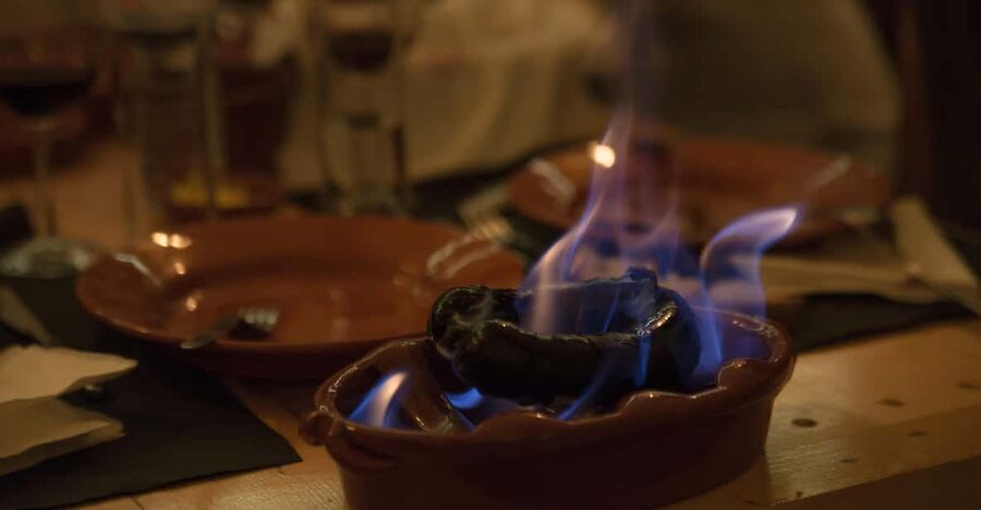 Lisbon: Tapas & Drinks with Fado Live Performance - How the three-hour evening unfolds