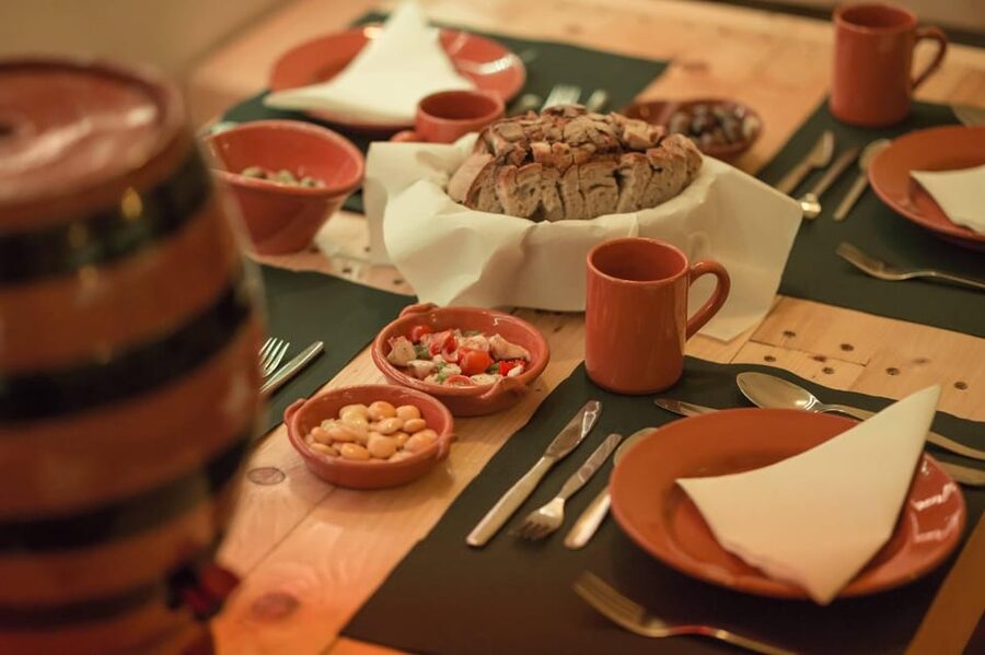 Lisbon: Tapas & Drinks with Fado Live Performance - Who will enjoy this evening most?