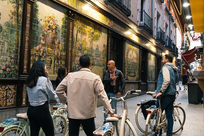 Madrid at Night: Vintage Bike Tour of City Highlights - The Literary Quarter by bike