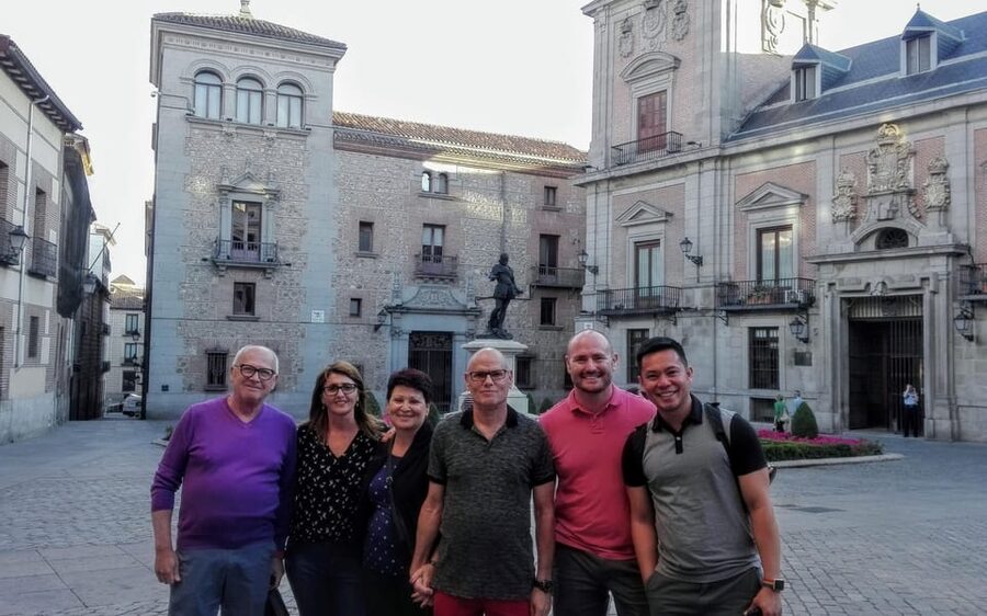 Madrid: Authentic Tapas Evening Tour with a side of History - What the $93 price really buys