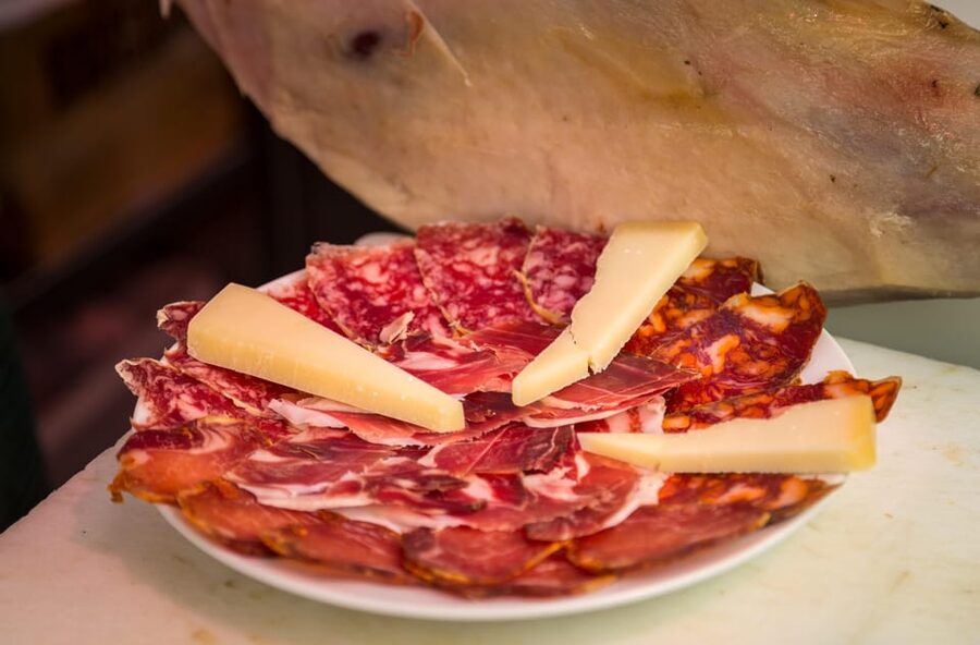 Madrid: Authentic Tapas Evening Tour with a side of History - The first two bars: Madrid’s standing tapeo