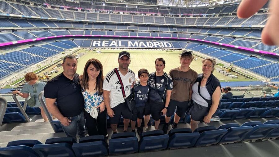 Madrid: Bernabeu Stadium and Museum Tour + Tapas - Meeting at Oven Mozzarella by the stadium