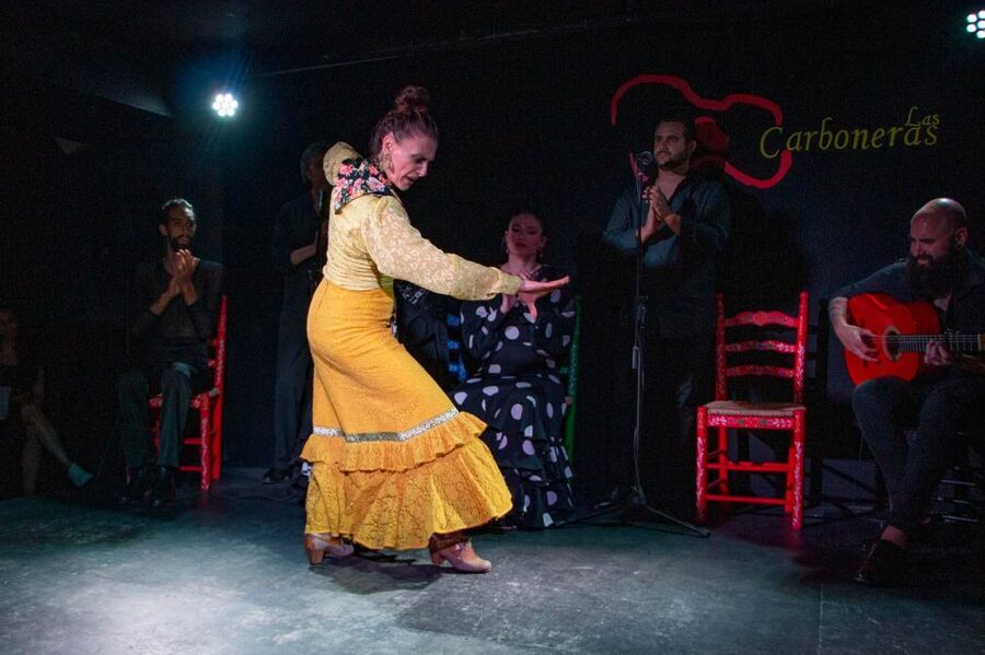 Madrid: Flamenco Show with Tapas and Wine Tour - Plaza Mayor, Cuchilleros, and the Barrio de las Letras