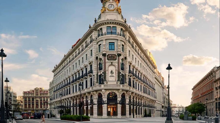 Madrid Gourmet Tour: Local Markets, Tapas & Wine - Three Madrid markets, one short food route