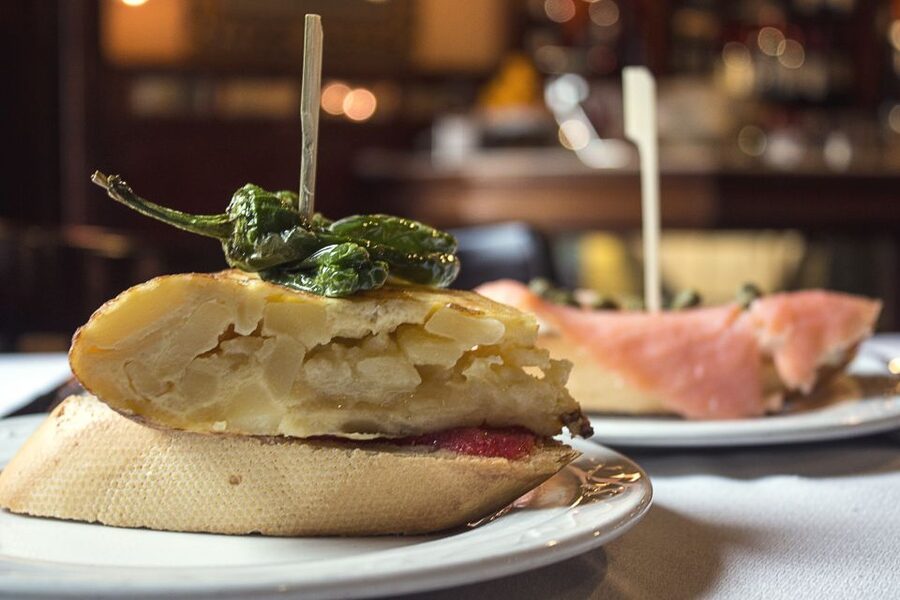 Madrid: Guided Food Tour with Authentic Tapas & Delicacies - What this Madrid food walk is really about