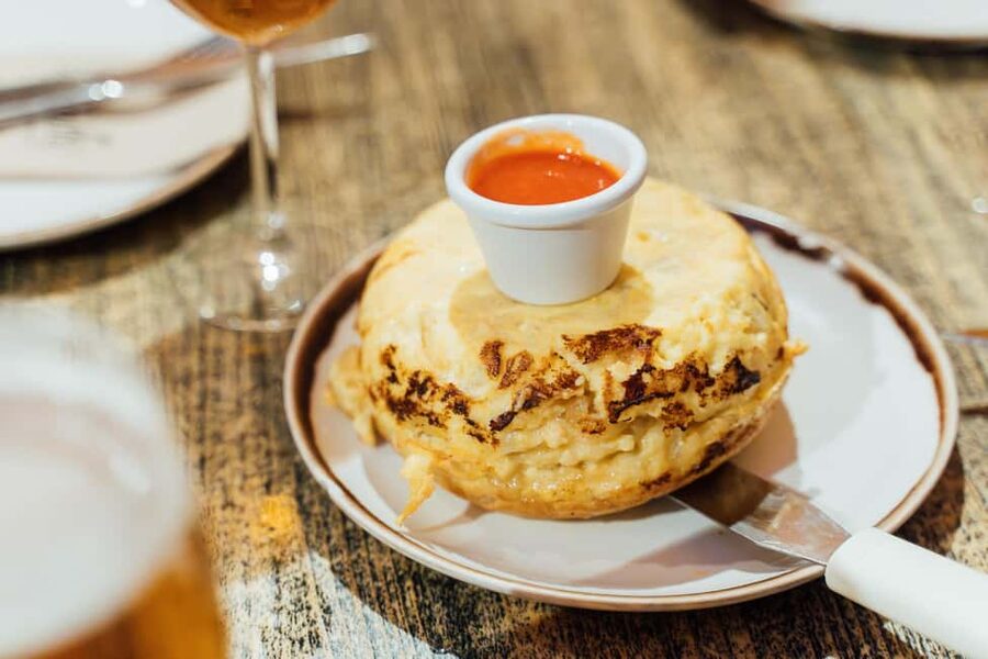 Madrid: Guided Food Tour with Tapas Tastings and Drinks - La Latina and traditional Madrid food