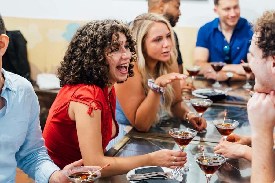 Madrid: Guided Food Tour with Tapas Tastings and Drinks - Who should book this experience?