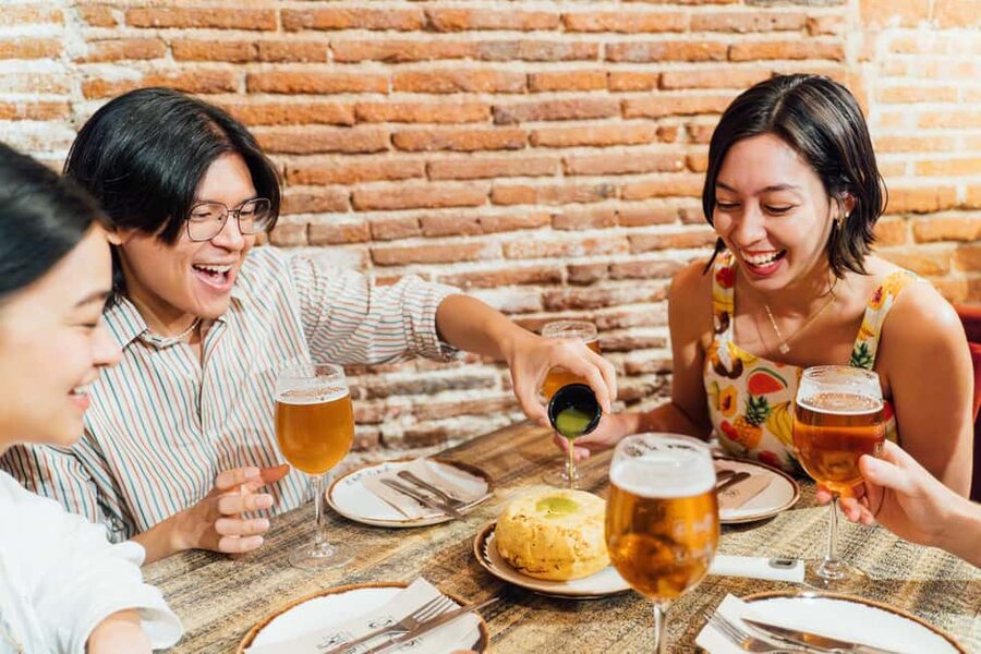 Madrid: Guided Food Tour with Tapas Tastings and Drinks - Starting at Plaza de los Carros