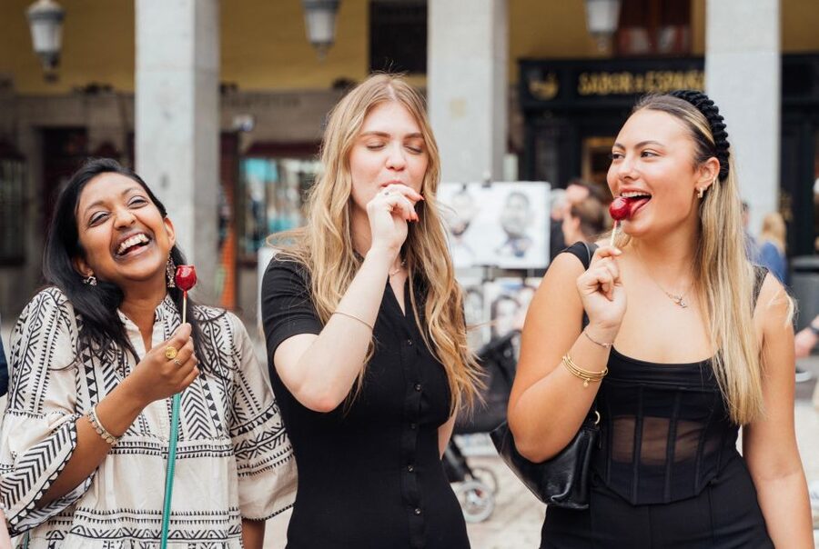 Madrid: Guided Tapas Food Tour with Dinner - El Madrid de los Austrias and the old city