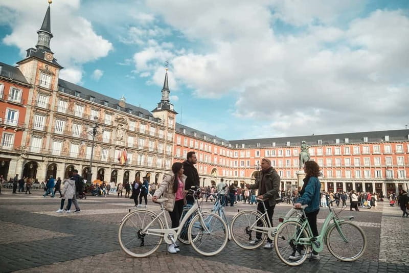 Madrid: Highlights Guided Vintage Bike Tour and Tapas Option - Key points before you book