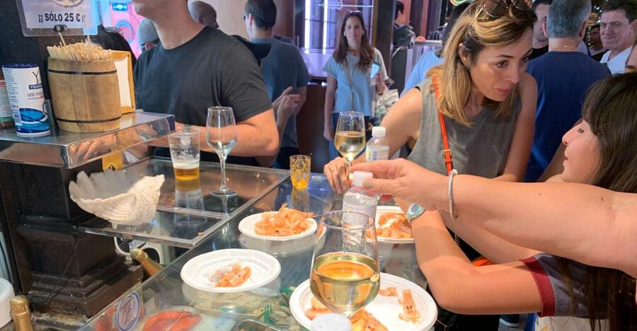 Madrid: History of Tapas Walking Tour and Tasting - Walking Madrid’s old city between bites