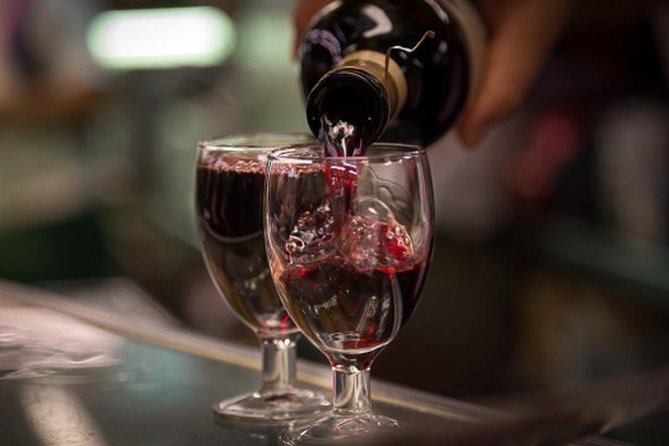 Madrid Local's Wine and Tapas Lunch Tour with a side of History - Why this Madrid food walk works so well