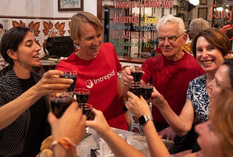 Madrid: Local Tapas, Drinks, and Hidden Gems Walking Tour - Why this food walk works well in Madrid
