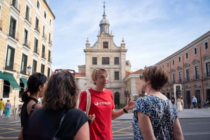 Madrid: Local Tapas, Drinks, and Hidden Gems Walking Tour - Mercado de San Miguel and the first tastes