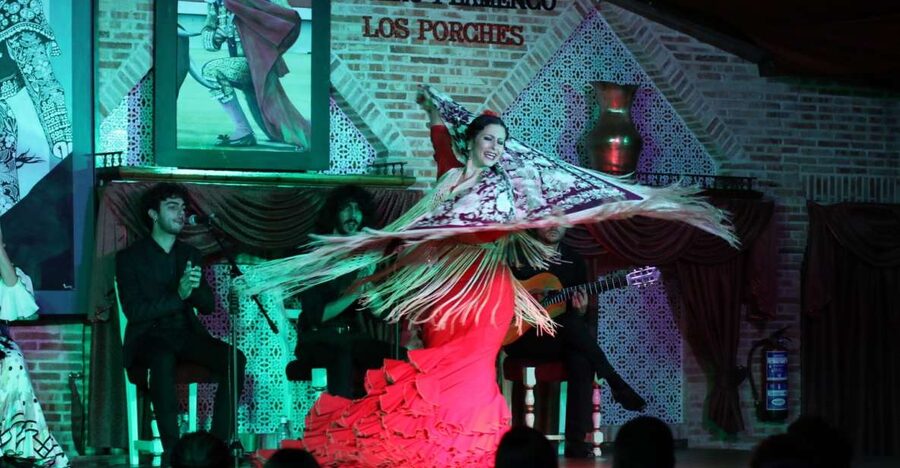 Madrid: Los Porches Flamenco Show with Tapas and Wine Ticket - Three stages, three rooms, and a different kind of tablao