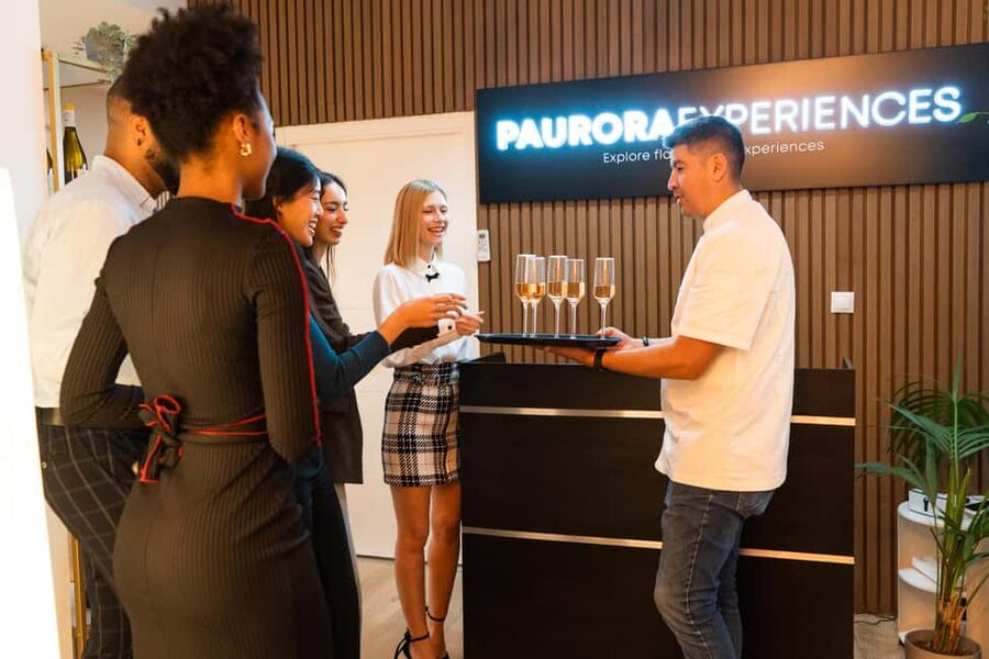Madrid: Paella & Sangria Classes – Seafood, Chicken or Vegan - Starting with sangria and fresh fruit