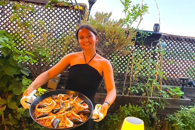 Madrid: Paella & Sangria Classes- Seafood, Chicken & Vegan option - What the instructors add