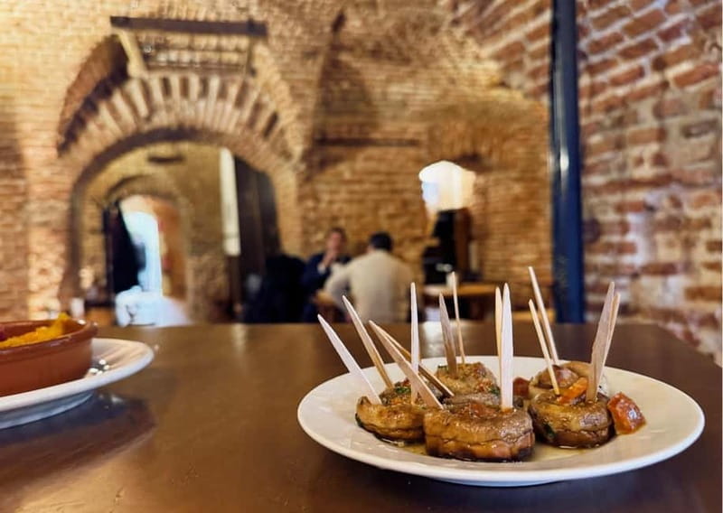 Madrid: Prado Museum and Tapas & Wine Tour with Local Guide - Following Cervantes through the Literary Quarter