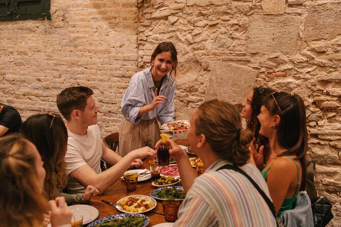 Madrid: Private Tapas & Wine Food Walking Tour in La Latina - Calle de San Martín: churros and hot chocolate