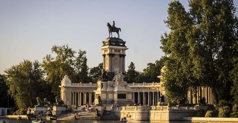 Madrid: Retiro Park Guided Tour and Tapas Tasting - Key points to know before booking