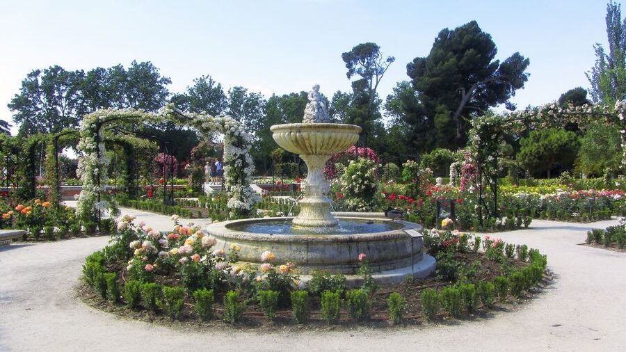 Madrid: Retiro Park Guided Tour and Tapas Tasting - The move from Retiro to the tapas bar