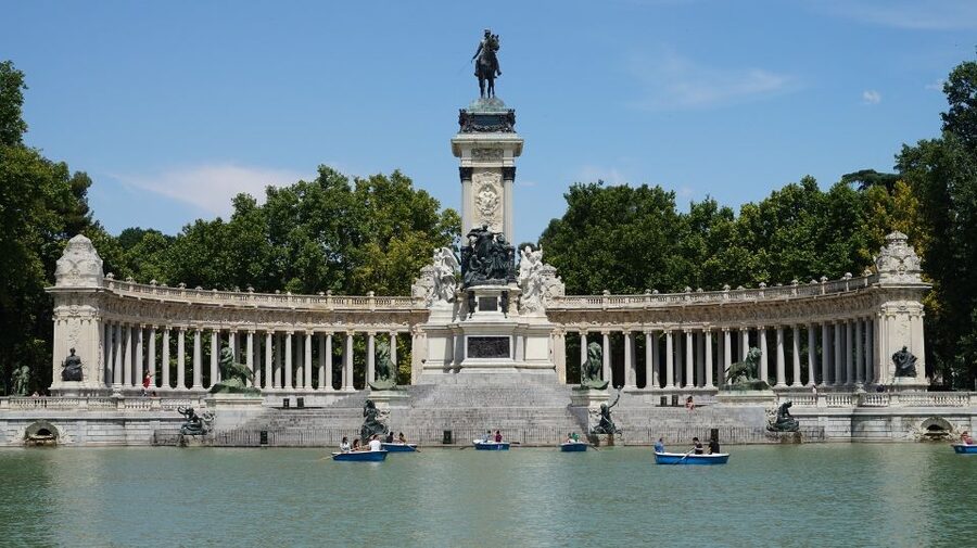 Madrid: Retiro Park Guided Tour and Tapas Tasting - Is $52 a fair price?
