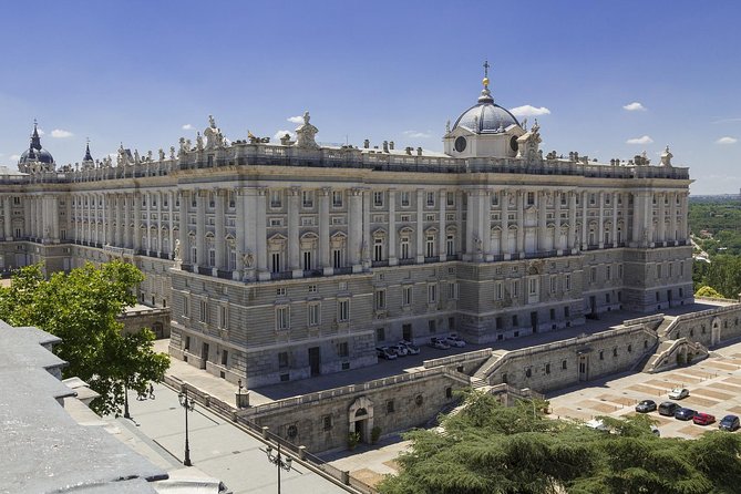 Madrid Royal Palace & Retiro Park Tour with Optional Tapas - English, Spanish, and group size