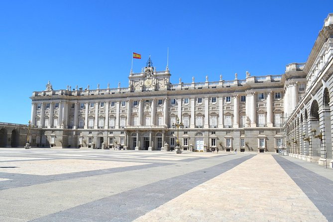 Madrid Royal Palace & Retiro Park Tour with Optional Tapas - The break between the park and the Palace