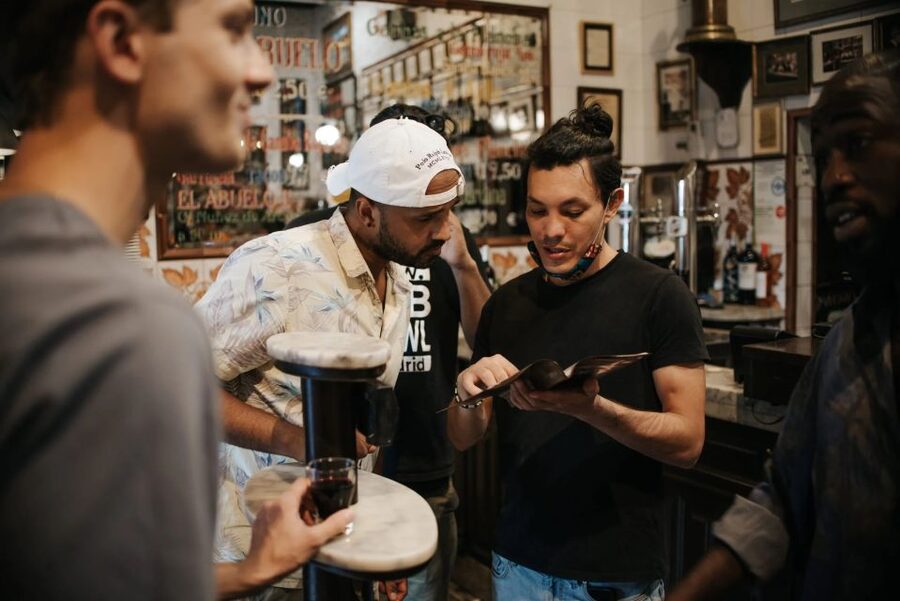 Madrid: Spanish Tapas Tour - Six tapas and three house drinks