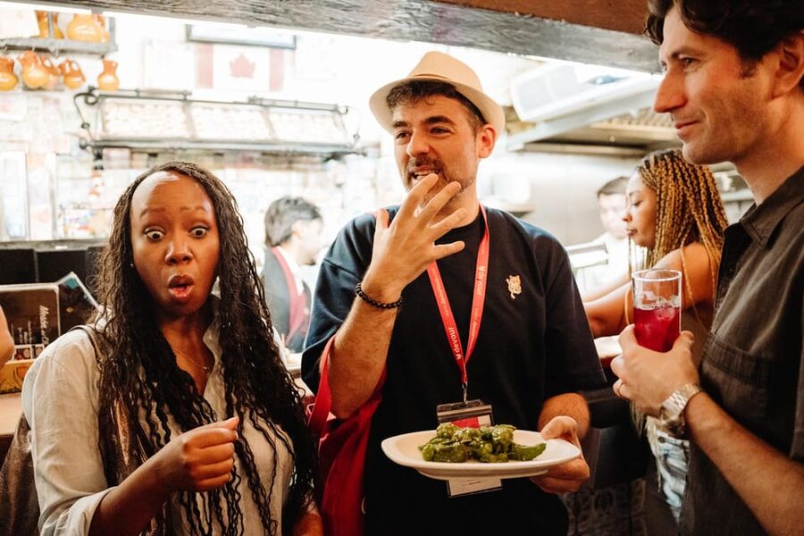 Madrid: Tapas, Taverns & History Tour - Four Madrid bars, one old-city story