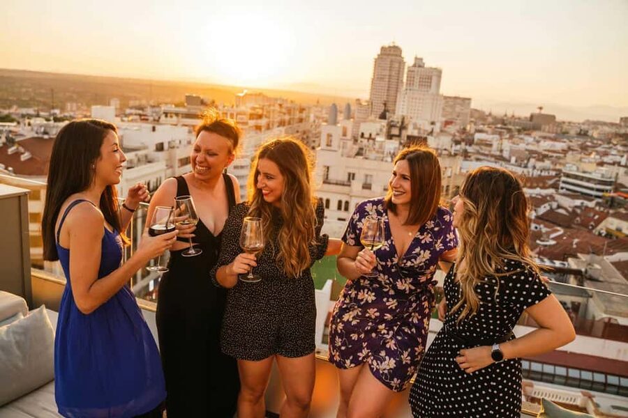 Madrid: Tapas & Wine Tour with Visit to a Rooftop - Las Letras: art, literature, and the first tapas